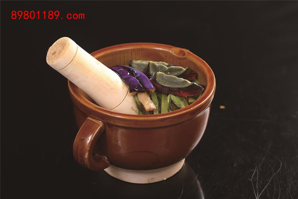 青椒茄子擂皮蛋